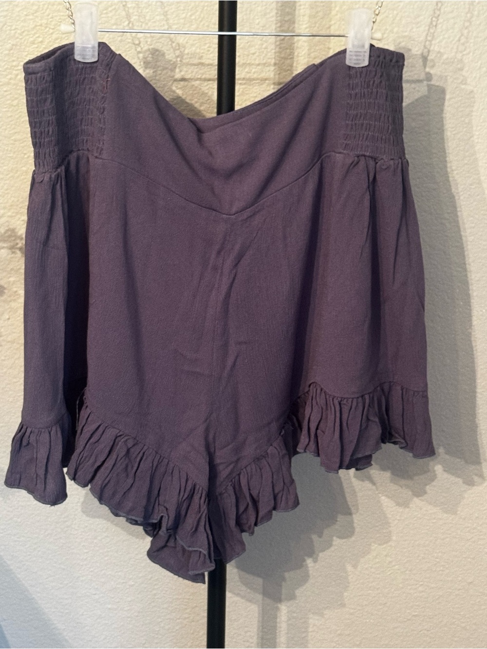 Easel Cloud 9 Ruffle Short size Lg NWT
